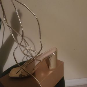 Strappy gold shoe 3inch heel